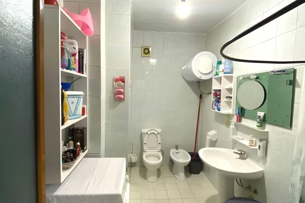 Shtepi ne shitje Apartament ne Tirane, 2+1, Mobilimi E mobiluar, Pagesa 185,000  Euro.