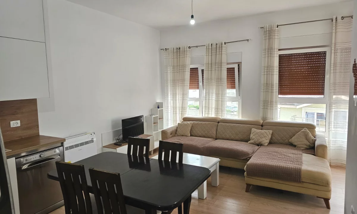 Shtepi me qera Apartament ne Tirane, 2+1, Mobilimi E mobiluar, Pagesa 550  Euro.