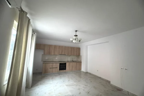 Appartamento in affitto a Tirana 1+1, Arredato