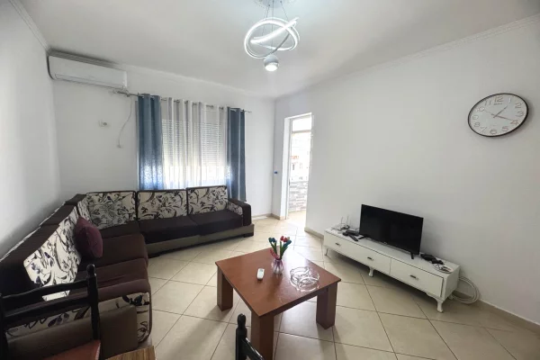 Shtepi me qera Apartament ne Tirane, 1+1, Mobilimi E mobiluar, Pagesa 400  Euro.