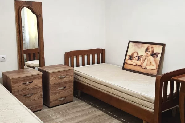 Shtepi me qera Apartament ne Tirane, 1+1, Mobilimi E mobiluar, Pagesa 350  Euro.