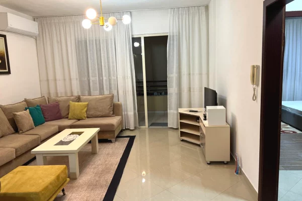 Shtepi me qera Apartament ne Tirane, 1+1, Mobilimi E mobiluar, Pagesa 400  Euro.