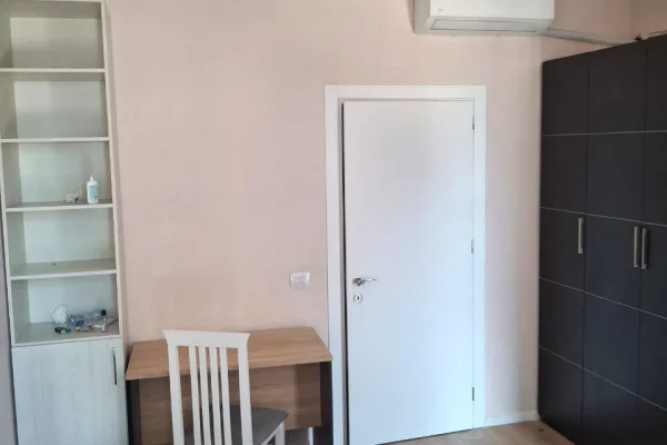 Shtepi me qera Apartament ne Tirane, 2+1, Mobilimi E mobiluar, Pagesa 650  Euro.