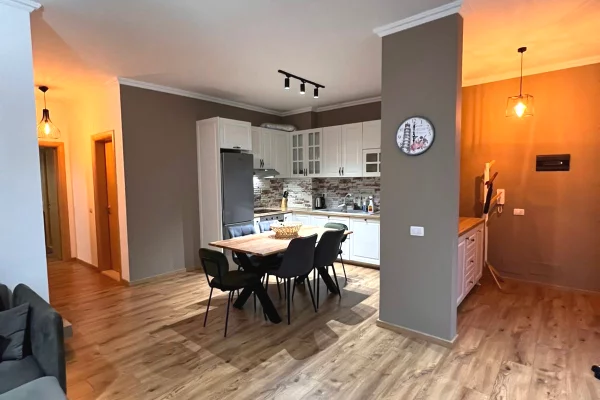 Shtepi me qera Apartament ne Tirane, 2+1, Mobilimi E mobiluar, Pagesa 850  Euro.