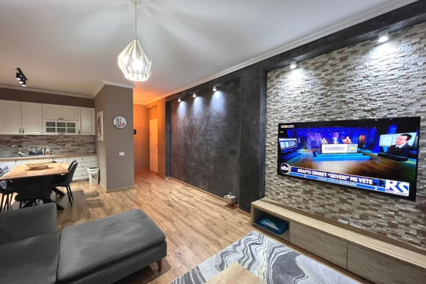 Shtepi me qera Apartament ne Tirane, 2+1, Mobilimi E mobiluar, Pagesa 850  Euro.