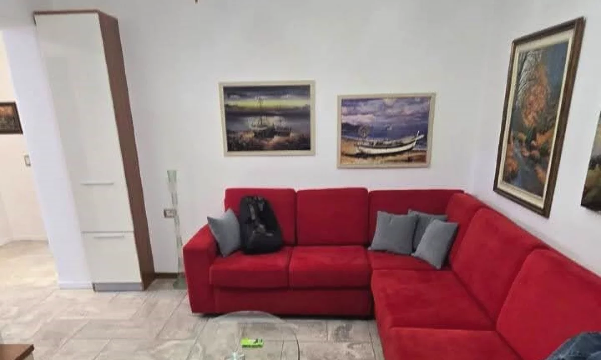 Shtepi me qera Apartament ne Tirane, 2+1, Mobilimi E mobiluar, Pagesa 550  Euro.