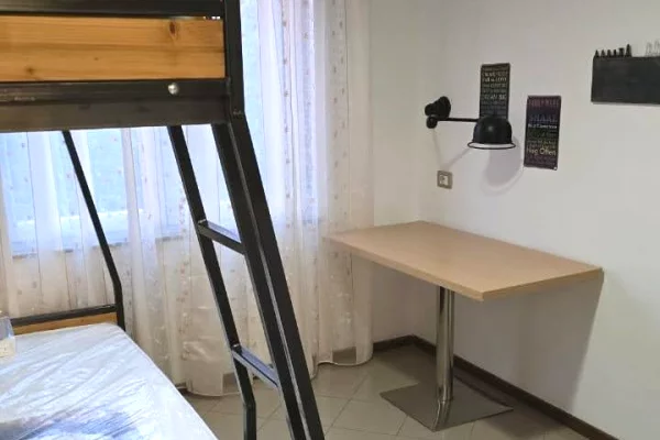 Shtepi me qera Apartament ne Tirane, 2+1, Mobilimi E mobiluar, Pagesa 550  Euro.