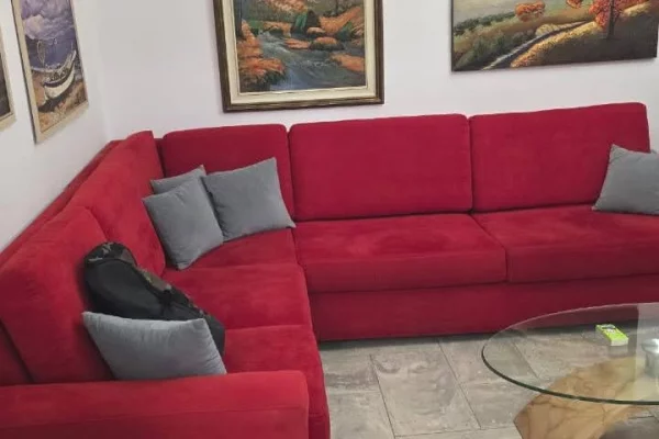 Shtepi me qera Apartament ne Tirane, 2+1, Mobilimi E mobiluar, Pagesa 550  Euro.