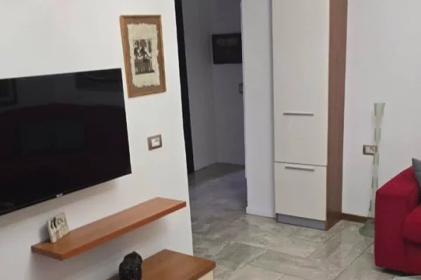 Shtepi me qera Apartament ne Tirane, 2+1, Mobilimi E mobiluar, Pagesa 550  Euro.