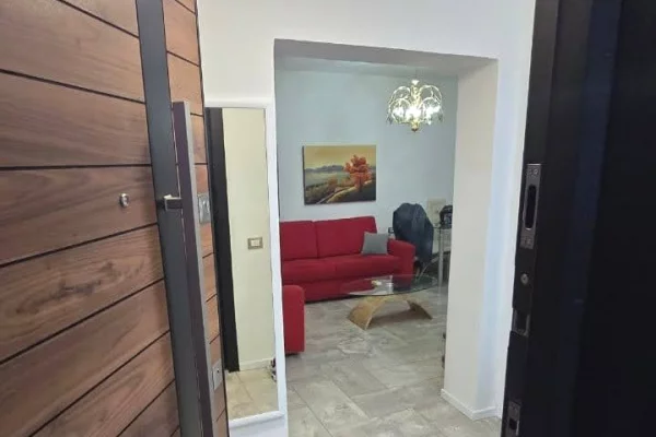 Shtepi me qera Apartament ne Tirane, 2+1, Mobilimi E mobiluar, Pagesa 550  Euro.