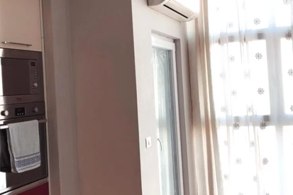 Shtepi me qera Apartament ne Tirane, 2+1, Mobilimi E mobiluar, Pagesa 500  Euro.