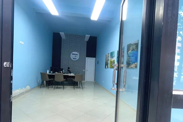 Ambient biznesi me qera 3+1 ne Tirane - 500 Euro