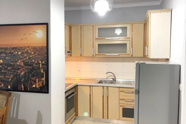 Jepet me qira 2+1+ Ballkon -  Astir !