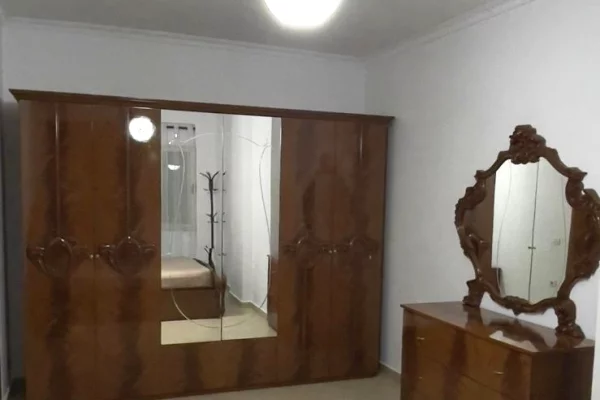 Shtepi me qera Apartament ne Tirane, 2+1, Mobilimi E mobiluar, Pagesa 450  Euro.