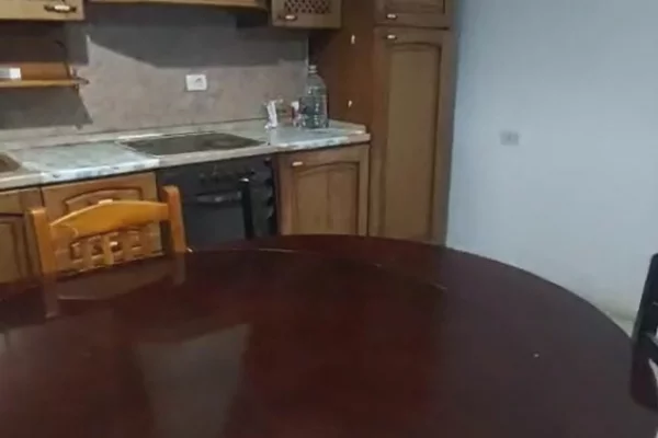 Jepet me qira apartament 2+1 - Kinostudio !