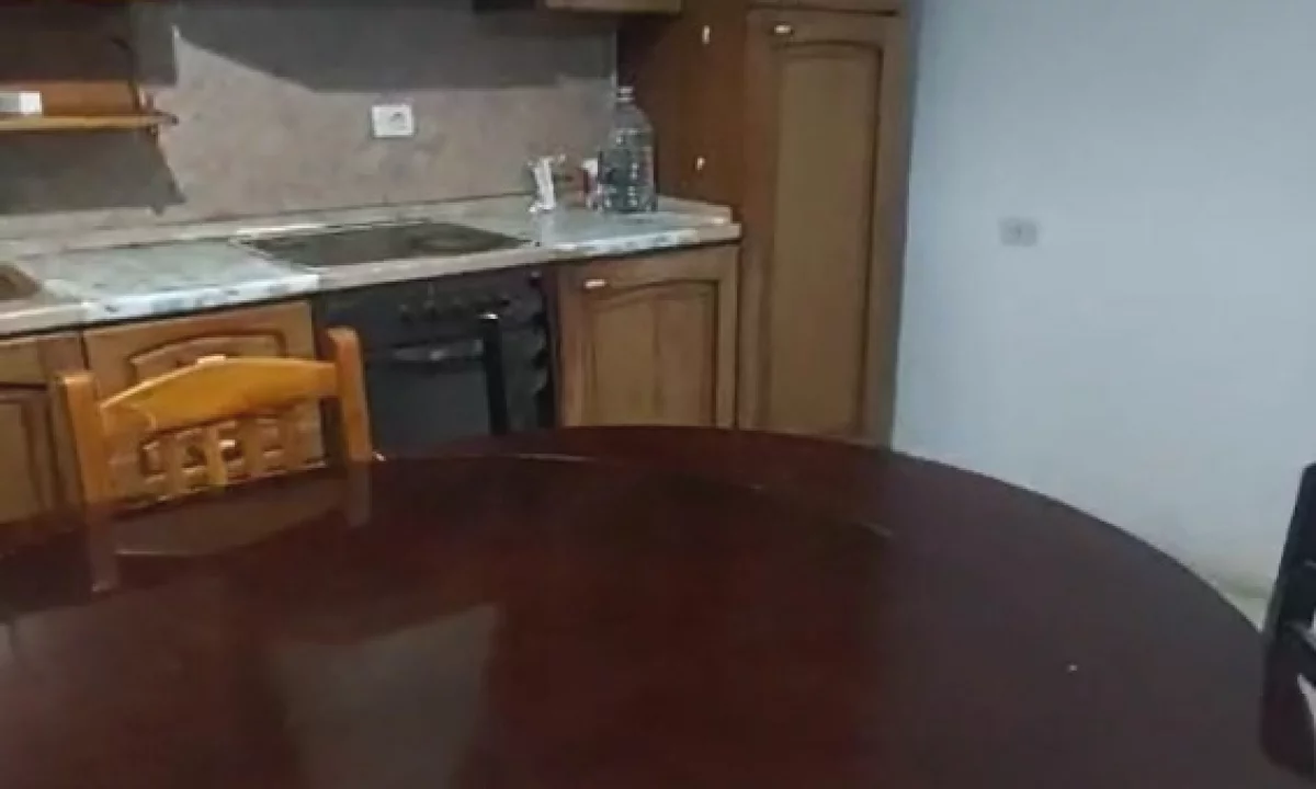 Shtepi me qera Apartament ne Tirane, 2+1, Mobilimi E mobiluar, Pagesa 350  Euro.