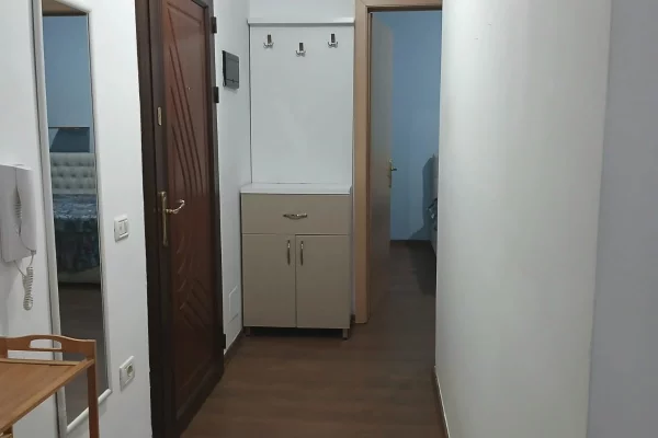 Shtepi me qera Apartament ne Tirane, 2+1, Mobilimi E mobiluar, Pagesa 420  Euro.