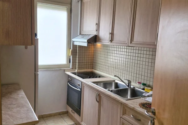 Shtepi me qera Apartament ne Tirane, 2+1, Mobilimi E mobiluar, Pagesa 750  Euro.