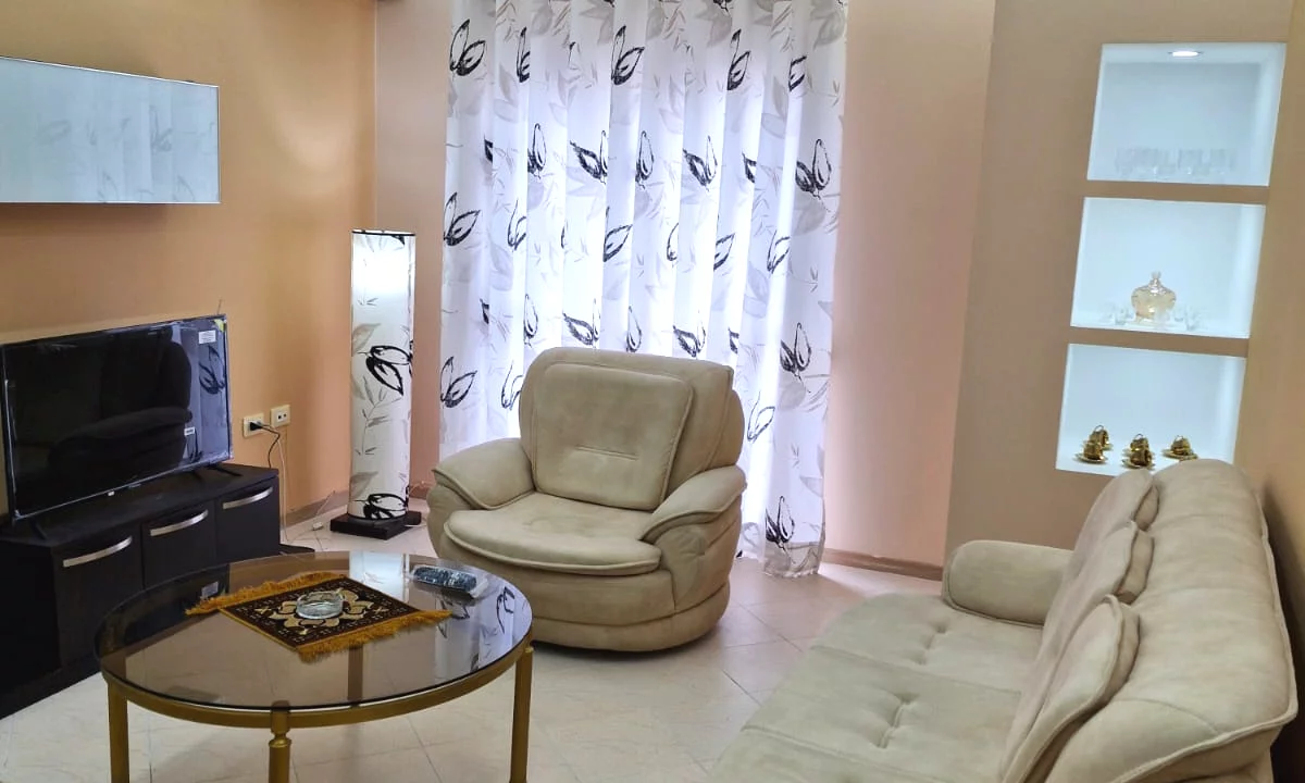 Shtepi me qera Apartament ne Tirane, 2+1, Mobilimi E mobiluar, Pagesa 750  Euro.