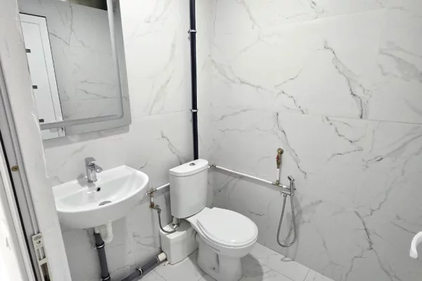 Ambiente Commerciale in Vendita 1+1 a Tirana - 110,000 Euro