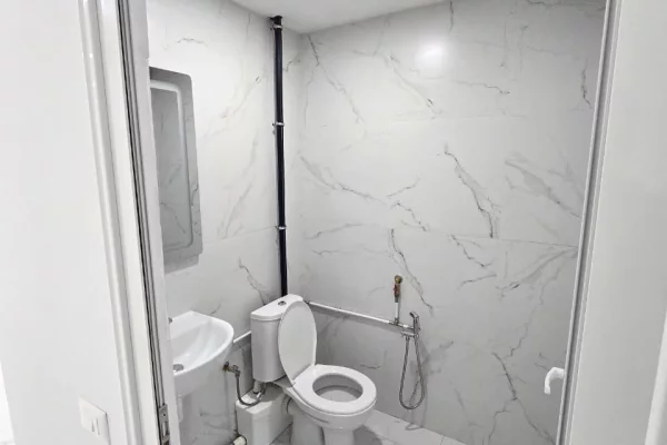 Ambiente Commerciale in Vendita 1+1 a Tirana - 110,000 Euro