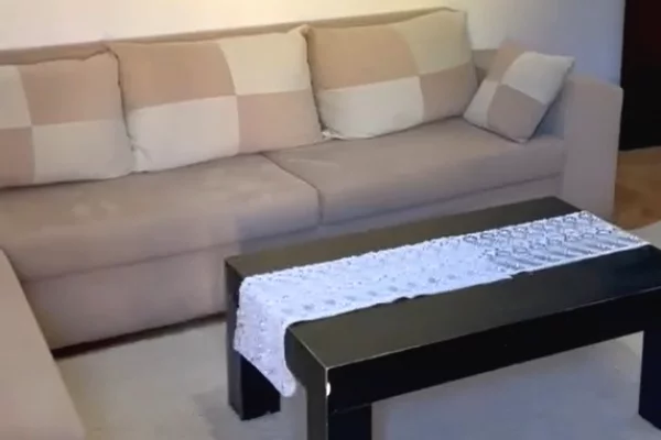 Shtepi me qera Apartament ne Tirane, 2+1, Mobilimi E mobiluar, Pagesa 400  Euro.