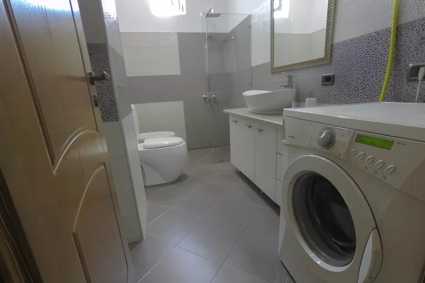 Shtepi me qera Apartament ne Tirane, 1+1, Mobilimi E mobiluar, Pagesa 500  Euro.