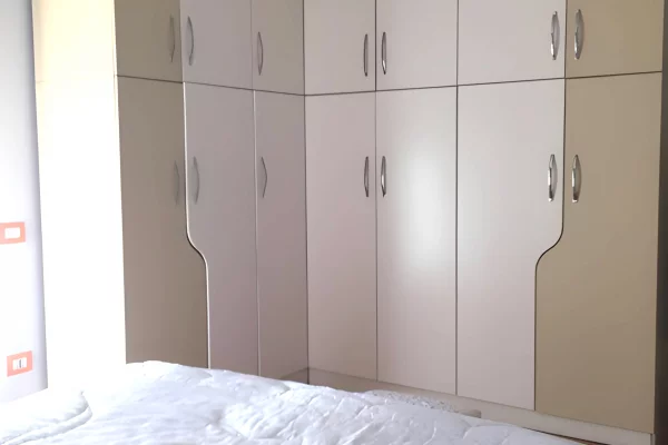 Appartamento in affitto a Tirana 2+1, Arredato