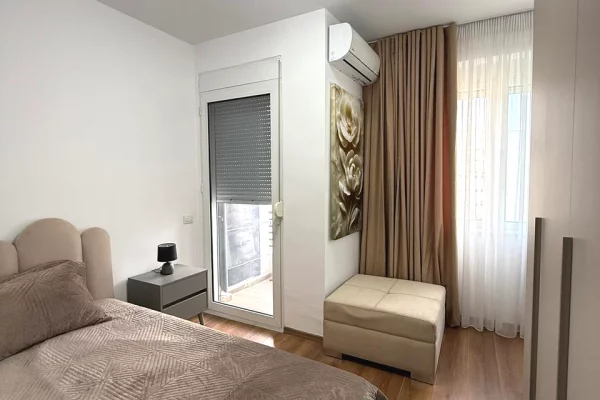 Appartamento in affitto a Tirana 2+1, Arredato