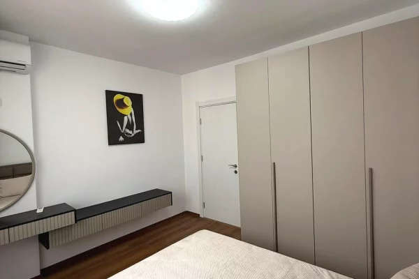 Appartamento in affitto a Tirana 2+1, Arredato