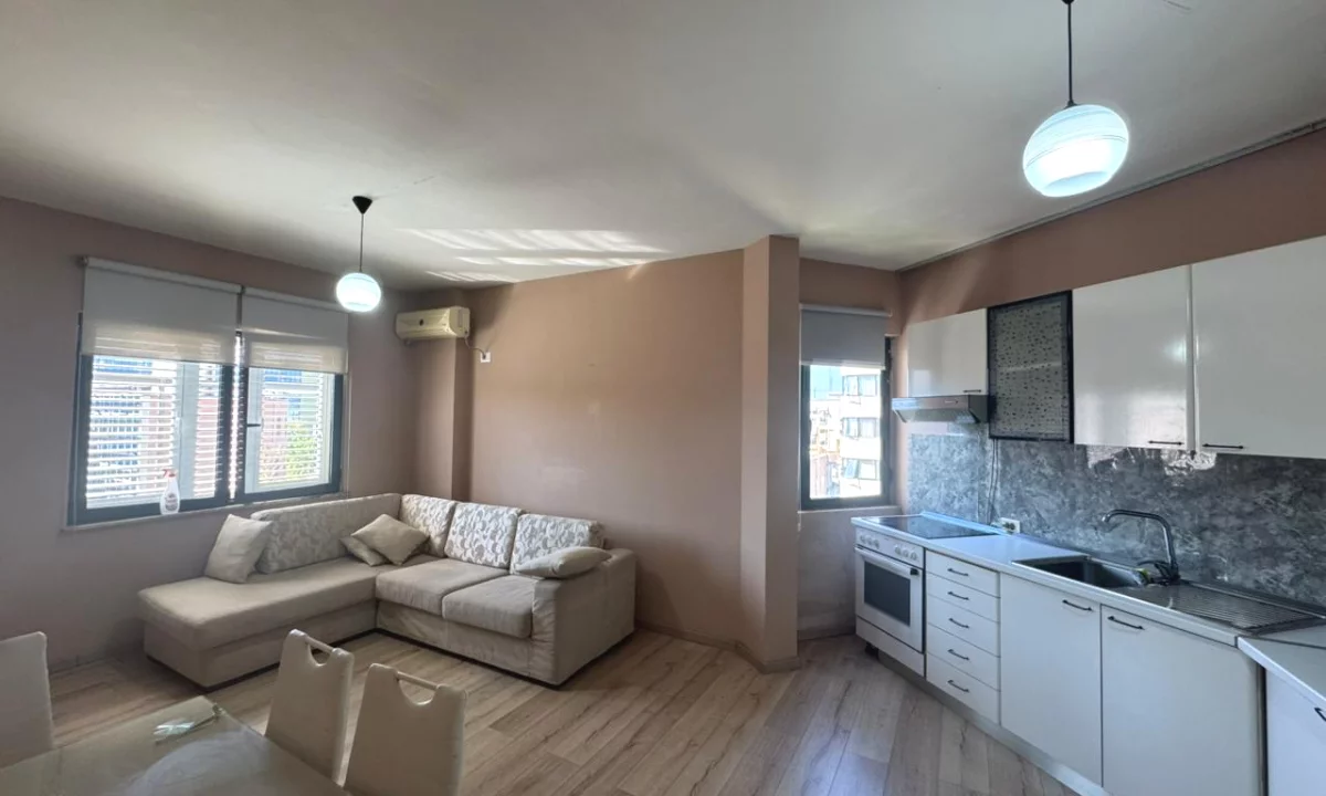 Shtepi me qera Apartament ne Tirane, 2+1, Mobilimi E mobiluar, Pagesa 500  Euro.