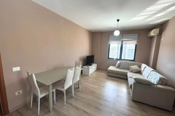 Shtepi me qera Apartament ne Tirane, 2+1, Mobilimi E mobiluar, Pagesa 500  Euro.