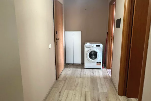 Shtepi me qera Apartament ne Tirane, 2+1, Mobilimi E mobiluar, Pagesa 500  Euro.