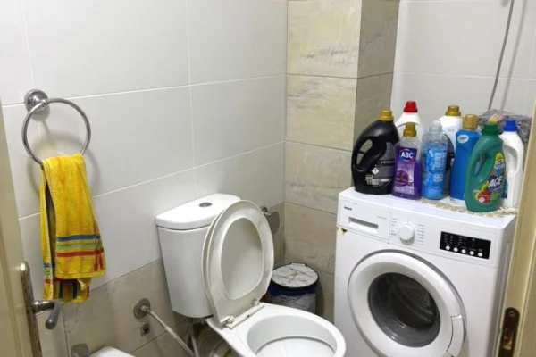 Shtepi me qera Apartament ne Tirane, 2+1, Mobilimi E mobiluar, Pagesa 550  Euro.