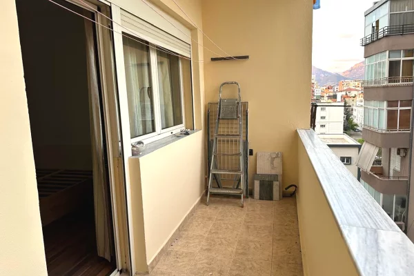 Shtepi me qera Apartament ne Tirane, 2+1, Mobilimi E mobiluar, Pagesa 850  Euro.