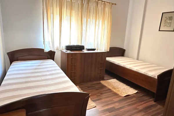 Shtepi me qera Apartament ne Tirane, 2+1, Mobilimi E mobiluar, Pagesa 850  Euro.