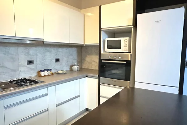 Shtepi me qera Apartament ne Tirane, 2+1, Mobilimi E mobiluar, Pagesa 850  Euro.