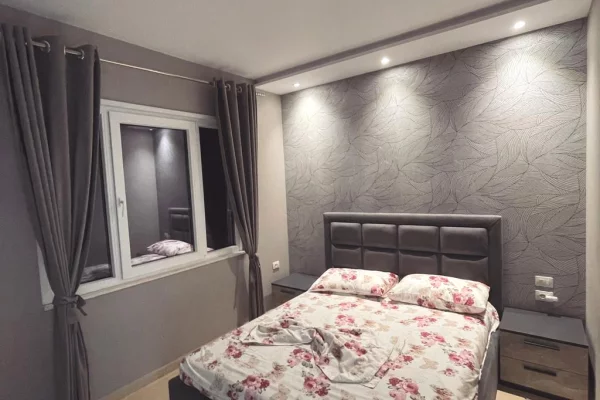 Shtepi ne shitje Apartament ne Durres, 2+1, Mobilimi E mobiluar, Pagesa 221,450  Euro.