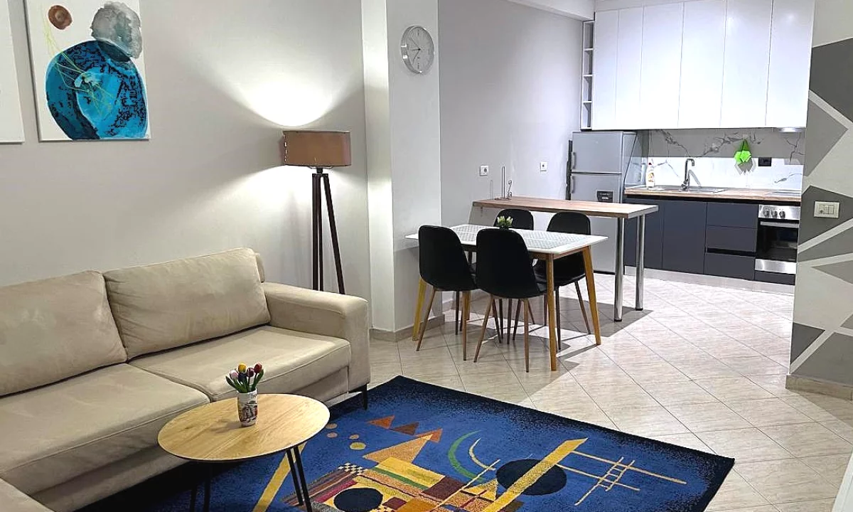 Shtepi me qera Apartament ne Tirane, 1+1, Mobilimi E mobiluar, Pagesa 550  Euro.
