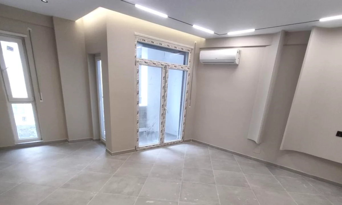 Shtepi me qera Apartament ne Tirane, 2+1, Mobilimi Bosh, pa mobiluar, Pagesa 600  Euro.