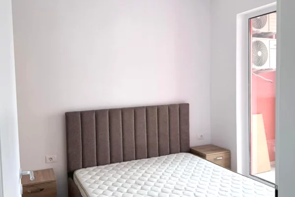 Shtepi me qera Apartament ne Tirane, 1+1, Mobilimi E mobiluar, Pagesa 400  Euro.