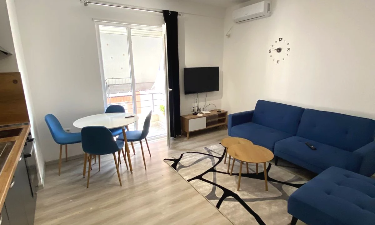 Shtepi me qera Apartament ne Tirane, 1+1, Mobilimi E mobiluar, Pagesa 370  Euro.