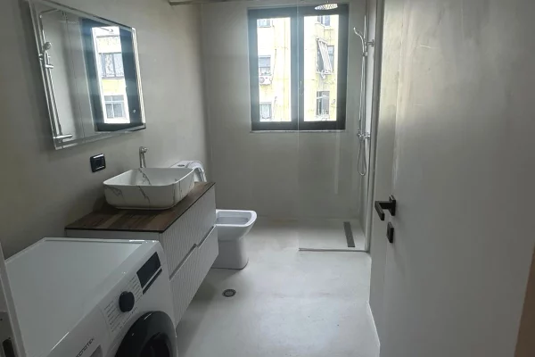 Shtepi me qera Apartament ne Tirane, 2+1, Mobilimi E mobiluar, Pagesa 250,000  Euro.