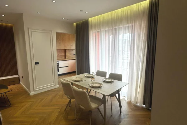 Shtepi me qera Apartament ne Tirane, 2+1, Mobilimi E mobiluar, Pagesa 250,000  Euro.