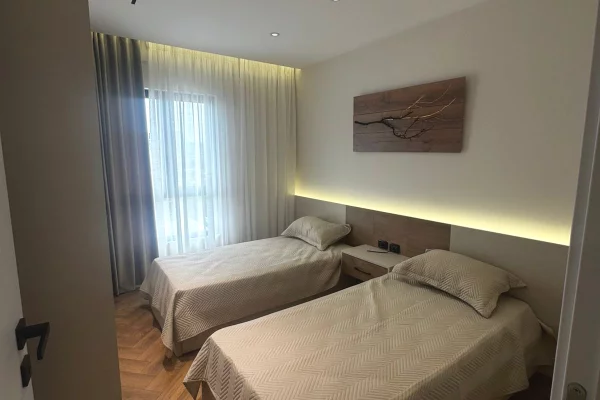 Shtepi me qera Apartament ne Tirane, 2+1, Mobilimi E mobiluar, Pagesa 250,000  Euro.