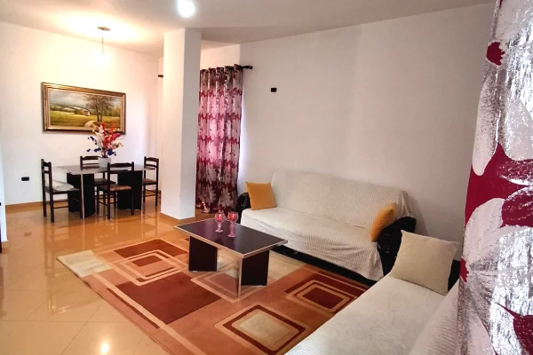 21 Dhjetori ( Afer inxhinierise ) - Jepet me Qira Apartament 1+1 Kati i 3 !