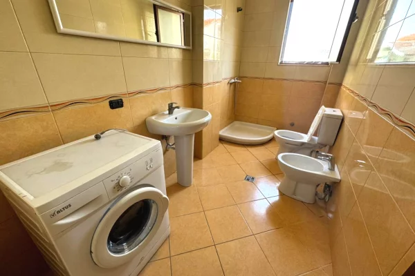 Shtepi me qera Apartament ne Tirane, 1+1, Mobilimi E mobiluar, Pagesa 450  Euro.