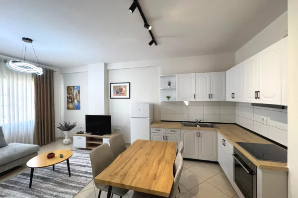 Shtepi me qera Apartament ne Tirane, 2+1, Mobilimi E mobiluar, Pagesa 500  Euro.