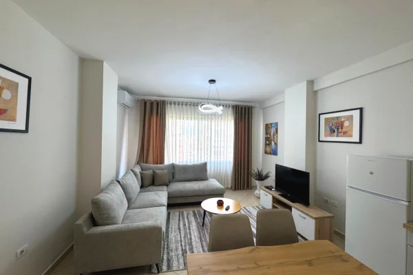 Shtepi me qera Apartament ne Tirane, 2+1, Mobilimi E mobiluar, Pagesa 500  Euro.