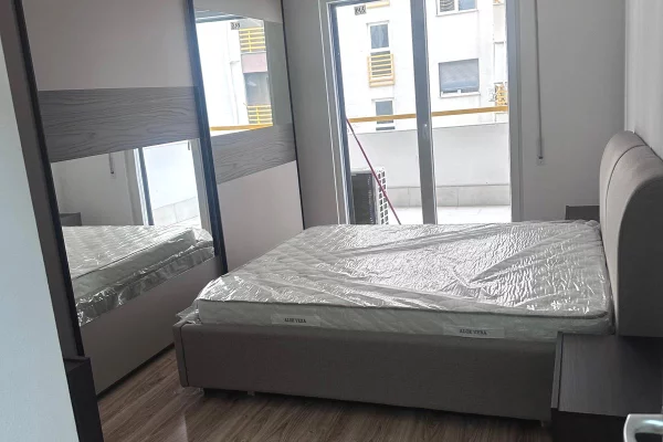 Shtepi me qera Apartament ne Tirane, 1+1, Mobilimi E mobiluar, Pagesa 600  Euro.